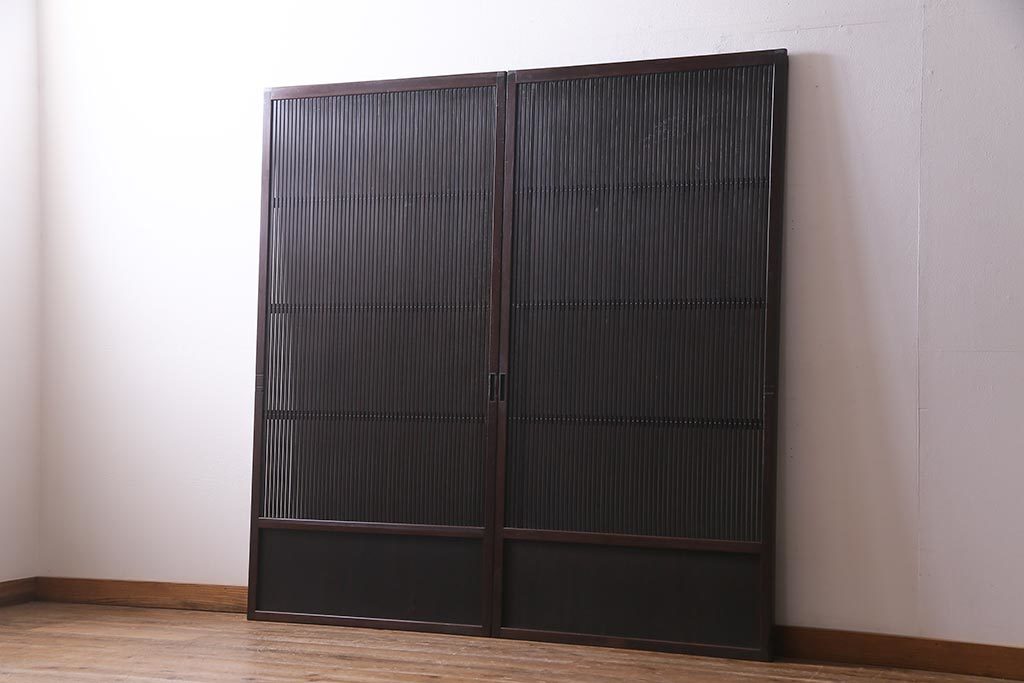 R-038212 アンティーク建具 明治期 味わいのある木肌が魅力の格子戸2枚