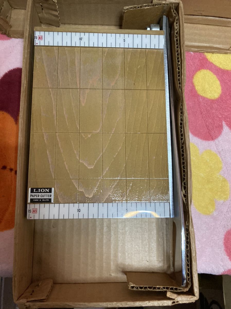★送料無料★ LION paper cutter No.206 ライオンペーパーカッター　裁断機　事務用品_画像1