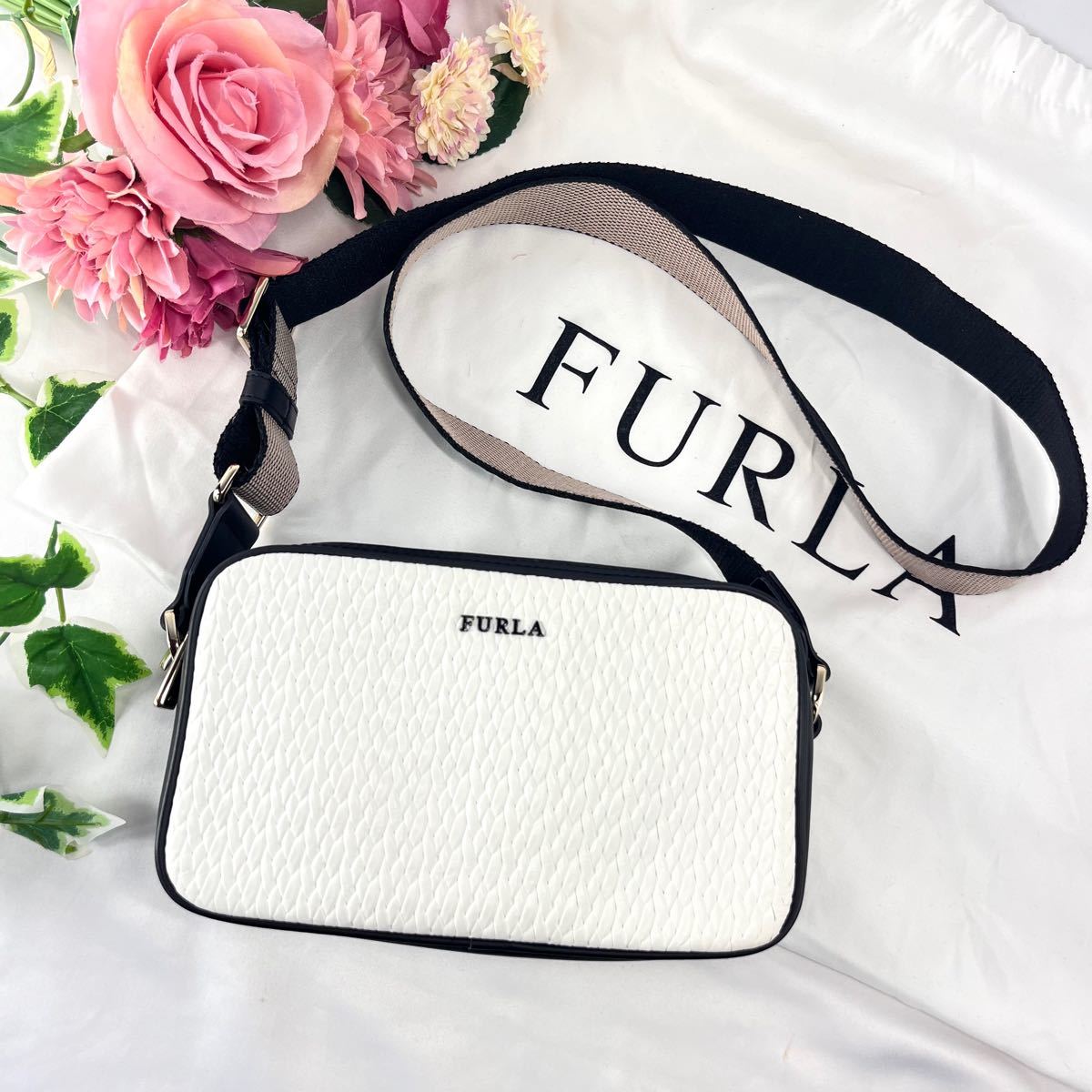 美品！フルラ　FURLA リリー　バイカラー　カメラバッグ　ショルダーバッグ