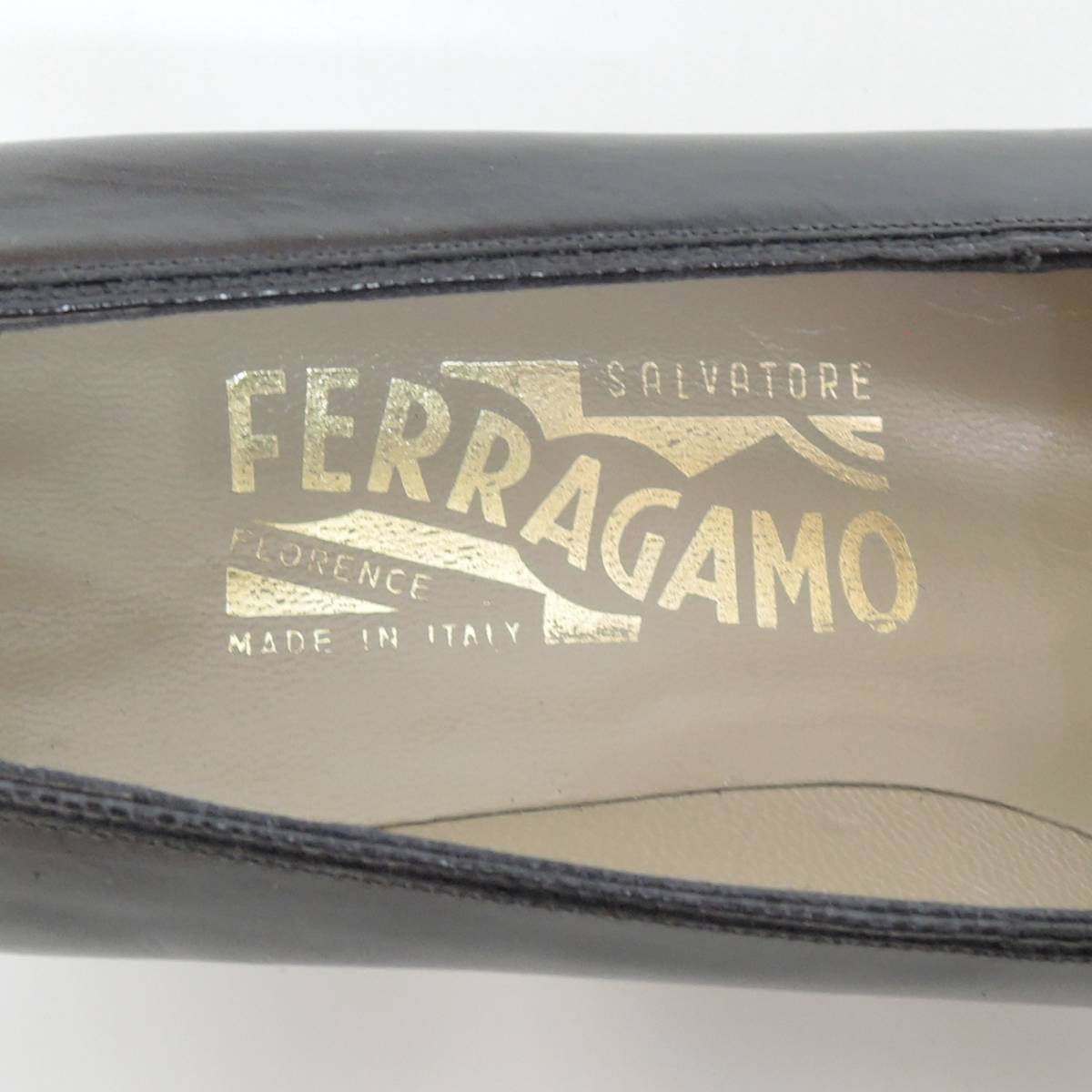 サルヴァトーレ フェラガモ Salvatore Ferragamo LILLA リザードレザー型押し ベルト金具 ロゴ ゴールド ヒール パンプス 6D シューズ 6740_画像7