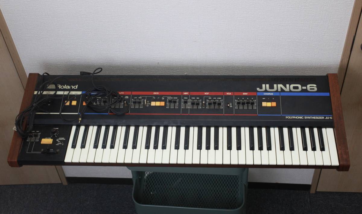 ★Roland ローランド JUNO-6 POLYPHONIC シンセサイザー JU-6★_画像1