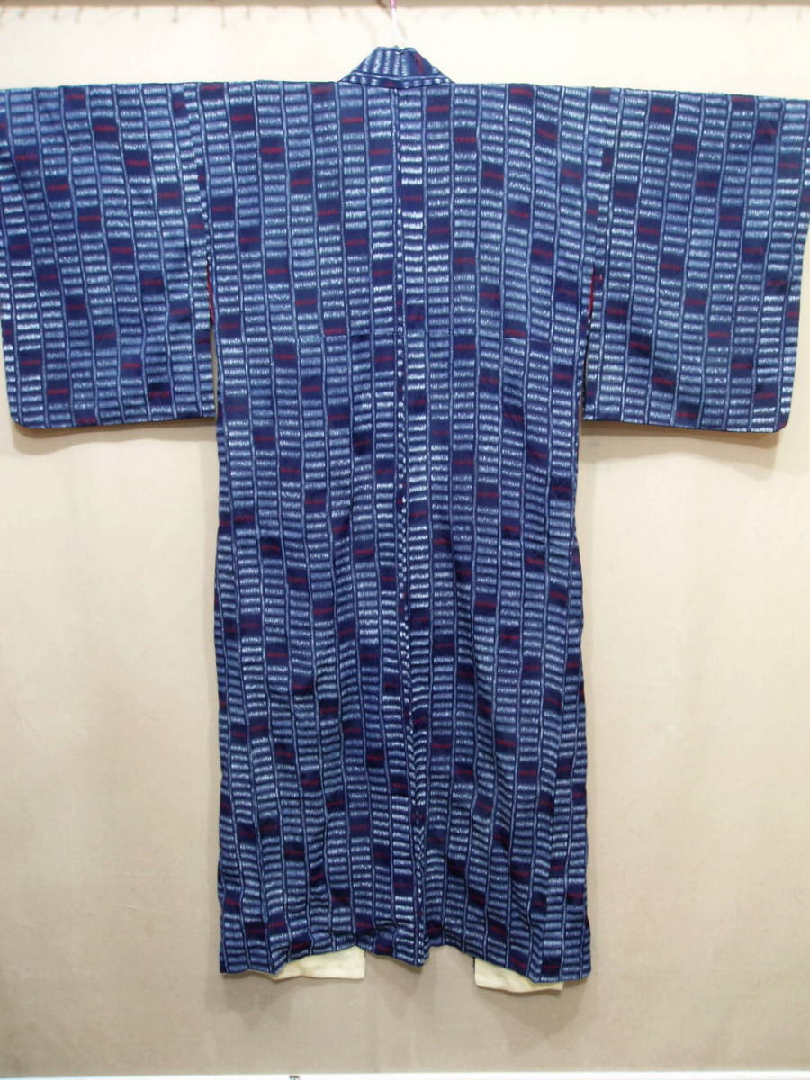 32903☆レディ-ス☆生地取り用 リメイク用 古布 正絹 藍 絣織り柄 古い 着物_画像3