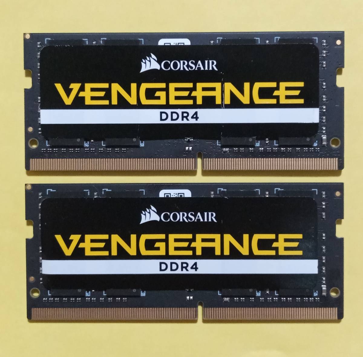 M615【動作品】Corsair DDR4-2666 16GB×2枚 計32GBPC4-21300 ノートPC