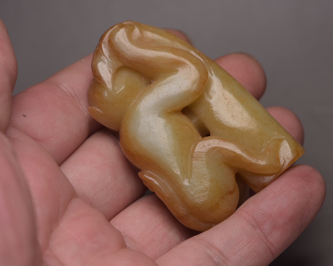 聚寶齋*和田玉精彫*靈猴抱珠】 置物 賞物 稀少珍品 中国時代美術 聚寶齋*和田玉精彫*靈猴抱珠】 置物 賞物 稀少珍品 中国時代美術