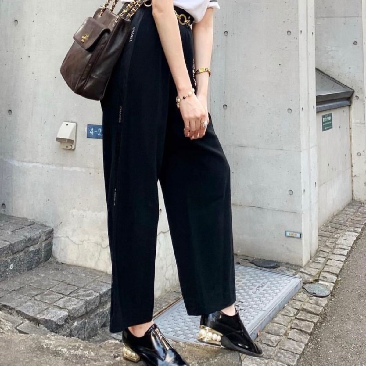 ついに再販開始 レア 雑誌掲載 人気ボトムス ロゴたくさん CHANEL