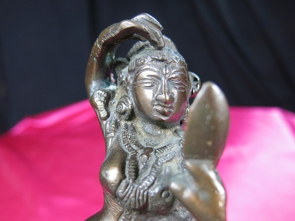 最新のデザイン B 鏡を見る女神像 インド 金工 ヒンズー教 仏像 仏像