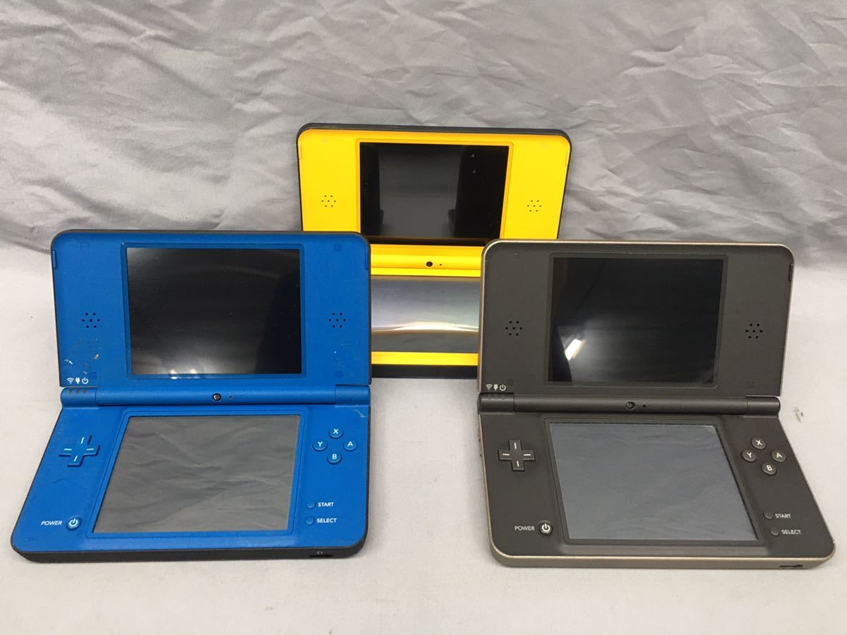 SU■ジャンク品■ Nintendo DS まとめ売り 本体 DSiLL×3点 DS Lite×1点 専用ケース ソフト×22点 まとめて セット ゲーム 任天堂 中古品_画像3