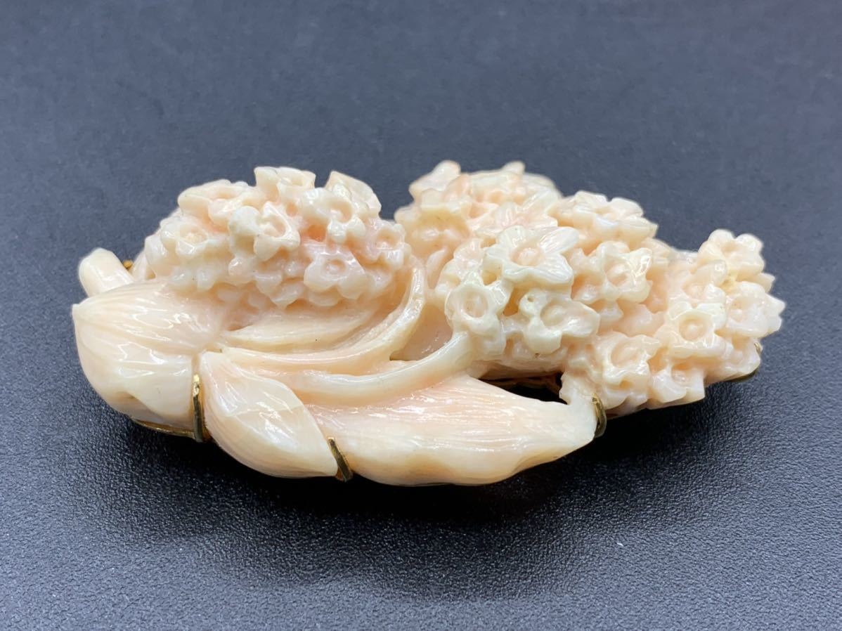 三越/K18金具/珊瑚彫刻(小花)/帯留/重量約28.4g/アンティーク帯留