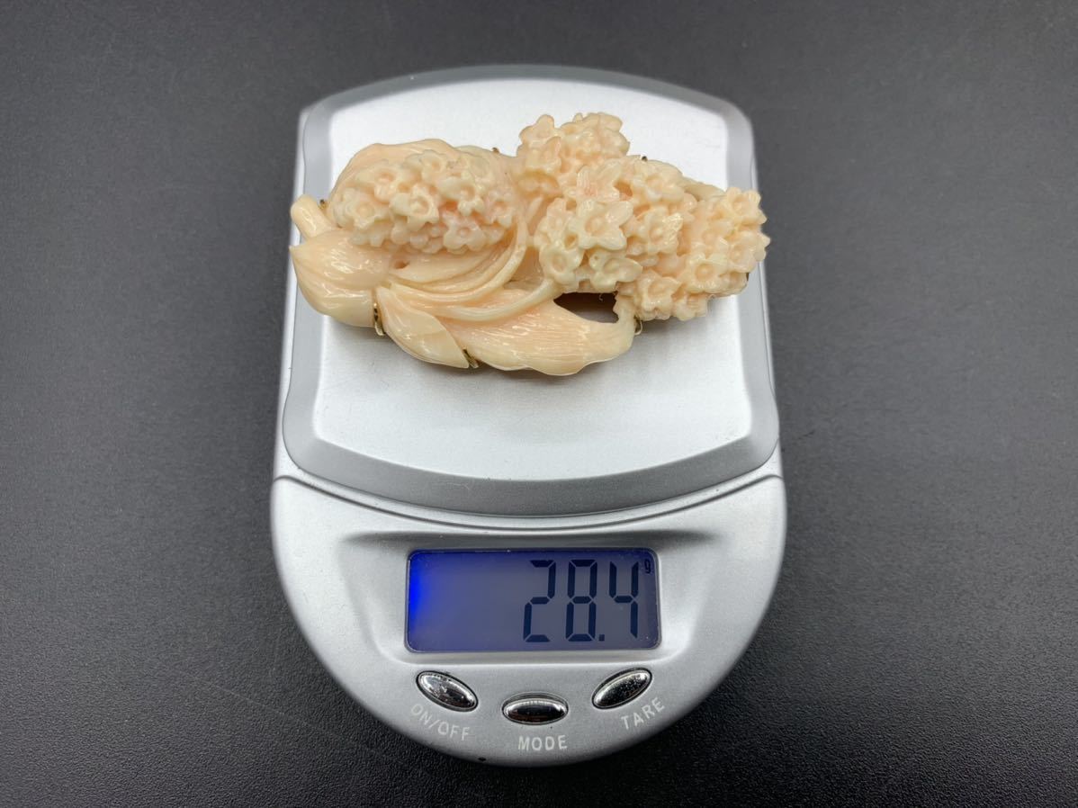 三越/K18金具/珊瑚彫刻(小花)/帯留/重量約28.4g/アンティーク帯留