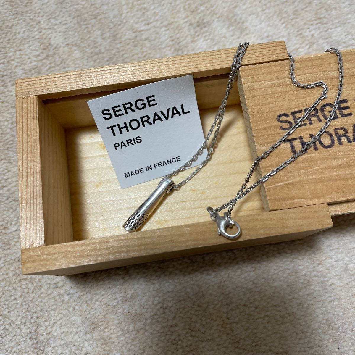 SERGE THORAVAL ネックレス 反射 棒ネックレス バンプオブチキン SERGE THORAVAL ネックレス 反射 棒ネックレス バンプオブチキン