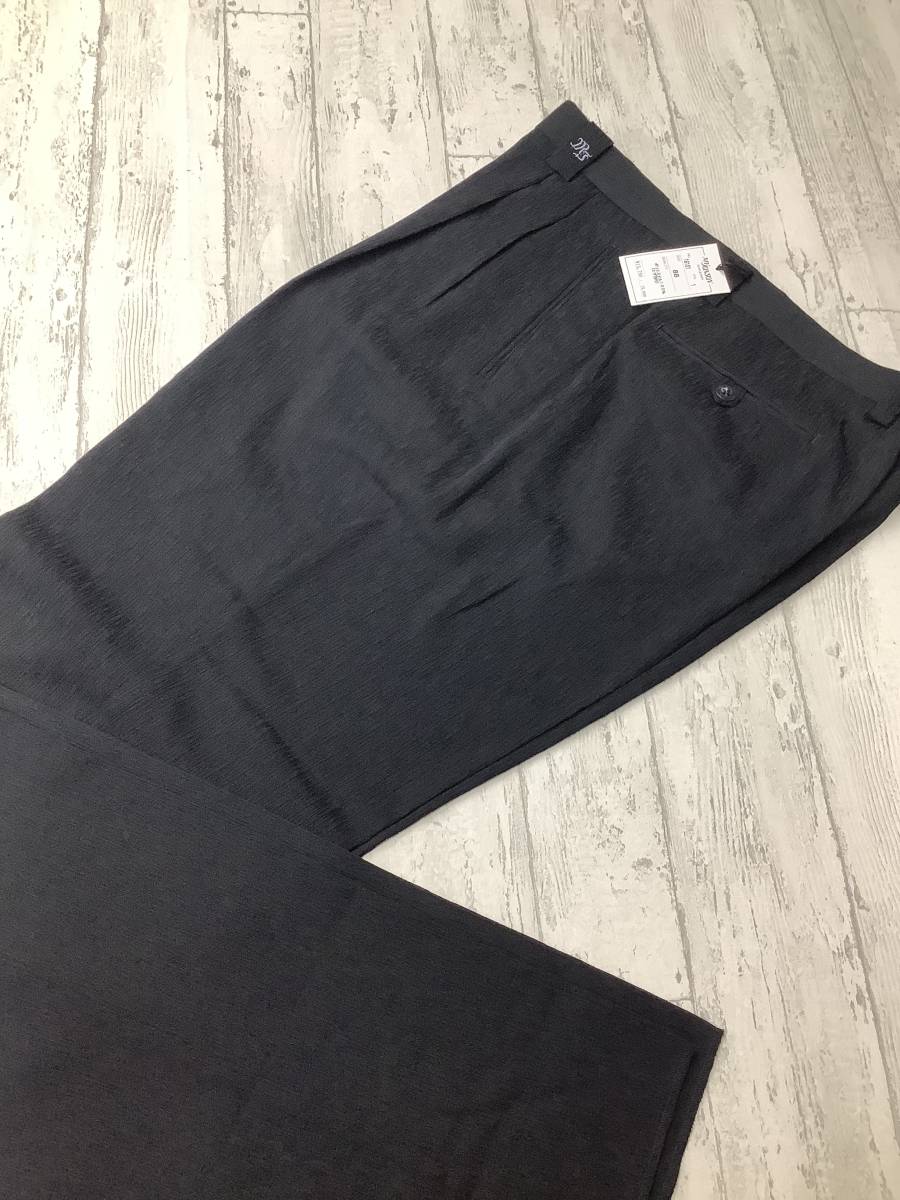 * new goods * made in Japan regular price 15,000 jpy super-discount liquidation spring summer polyester 100% two tuck pants waist 88cm degree black color black 