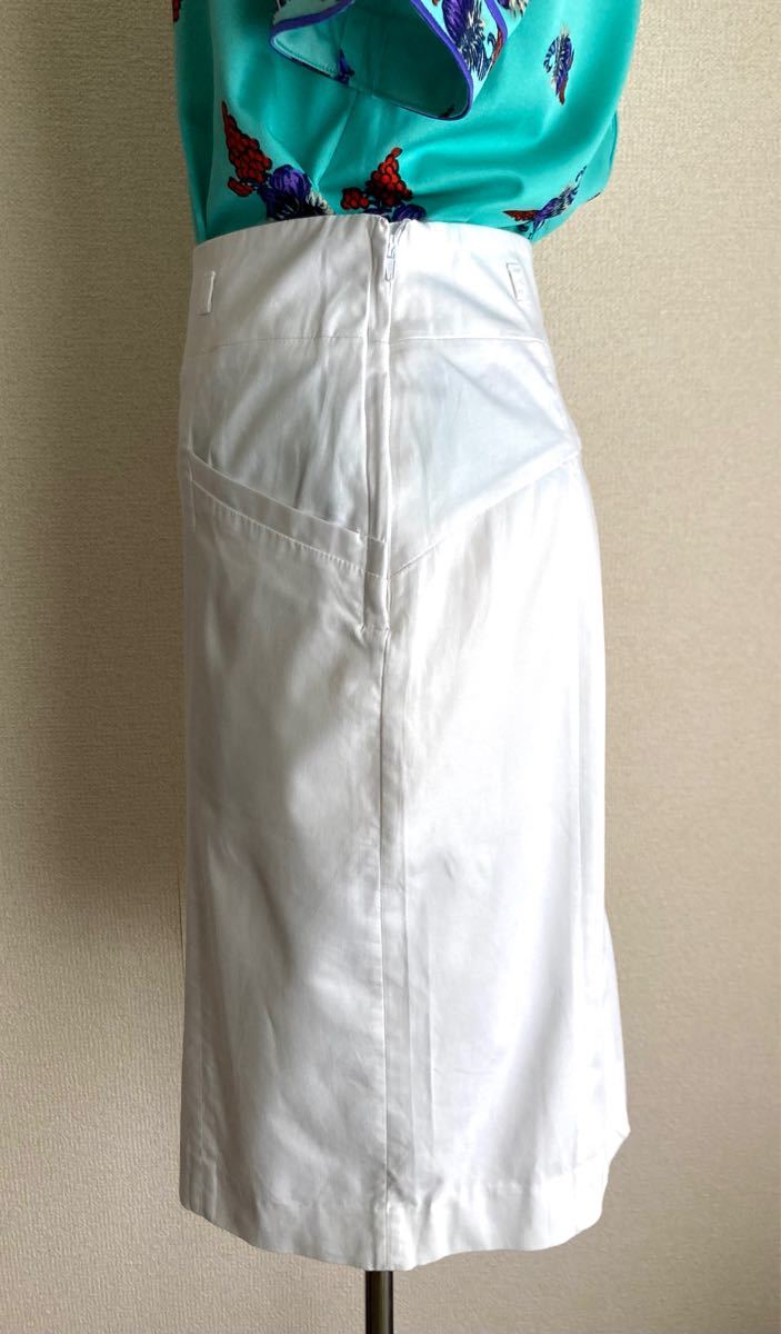 ホワイトタイトスカート