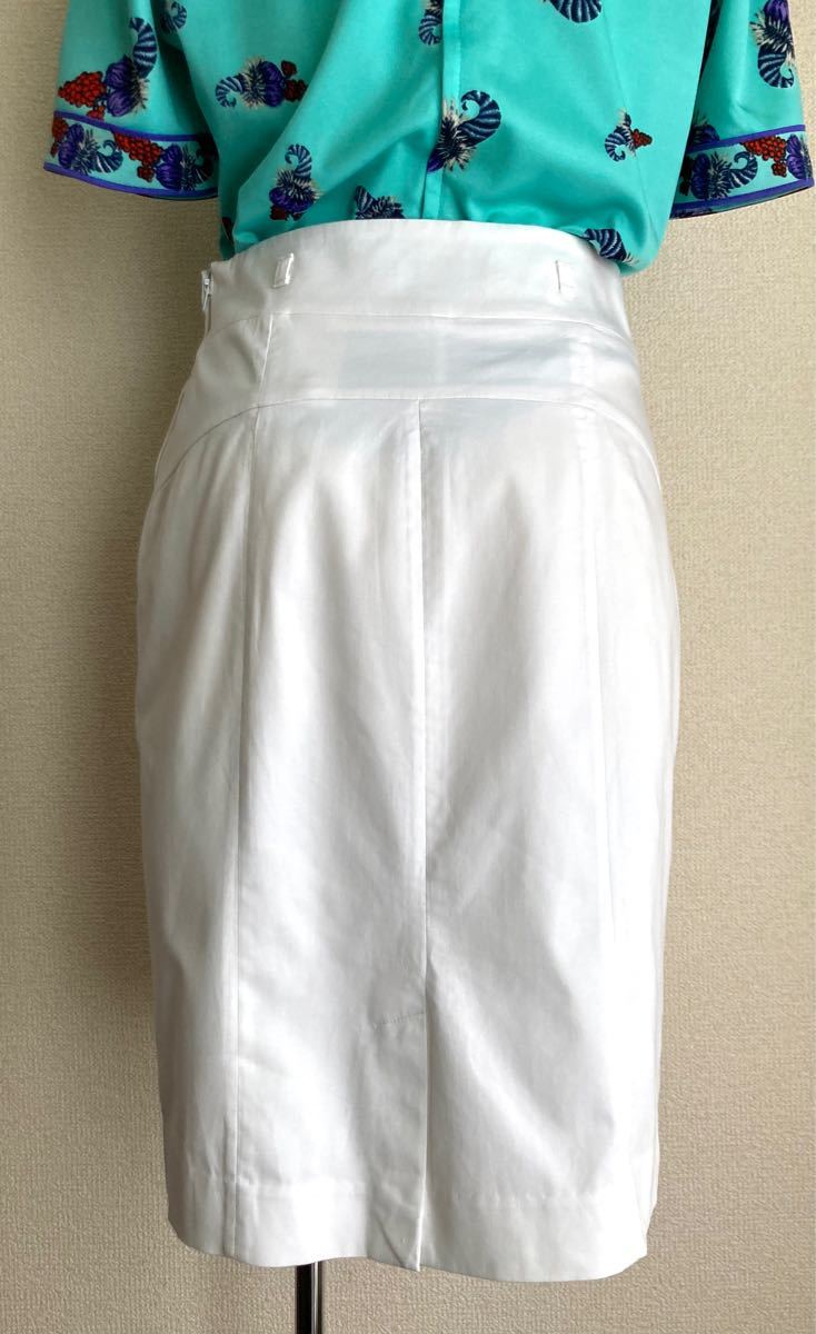 ホワイトタイトスカート