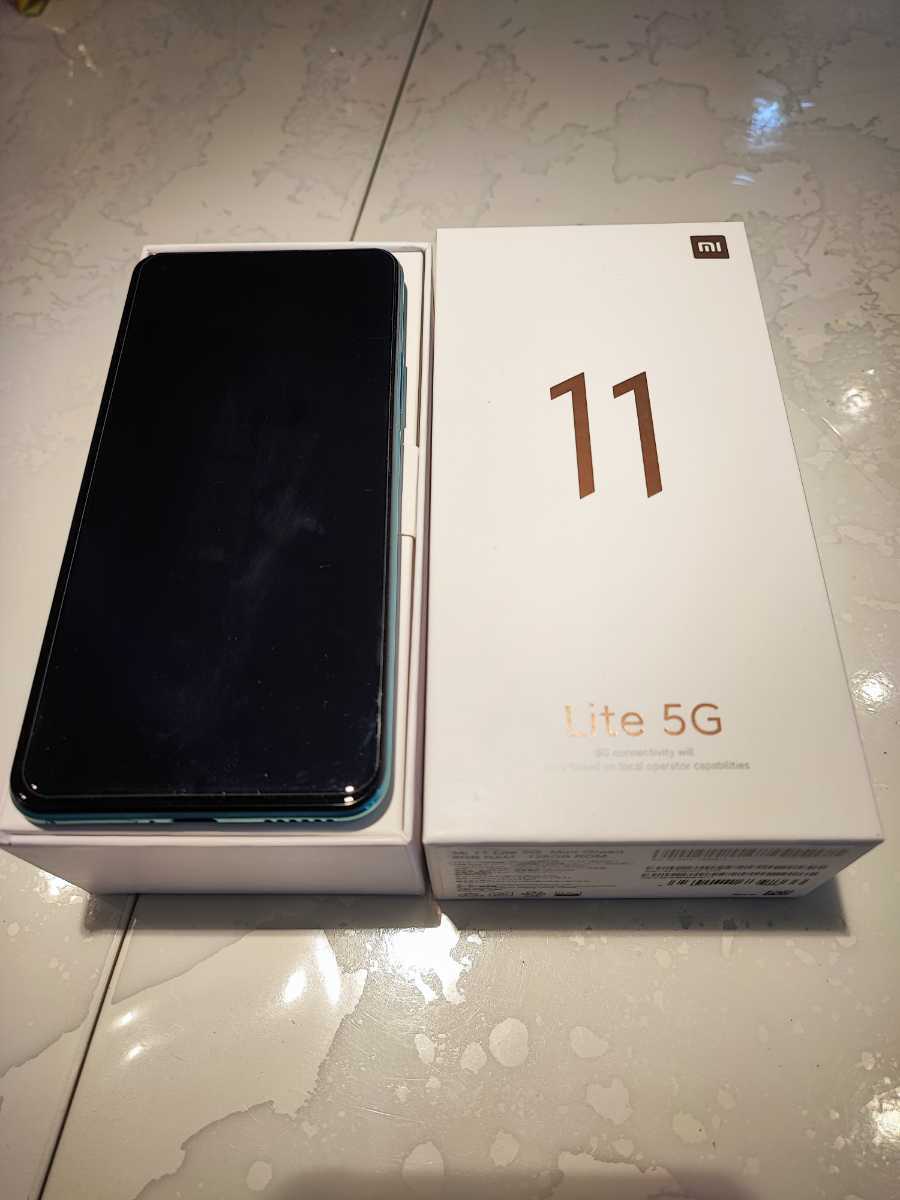 美品】【送料無料】Xiaomi Mi 11 Lite 5G ミントグリーン 6GB+128GB