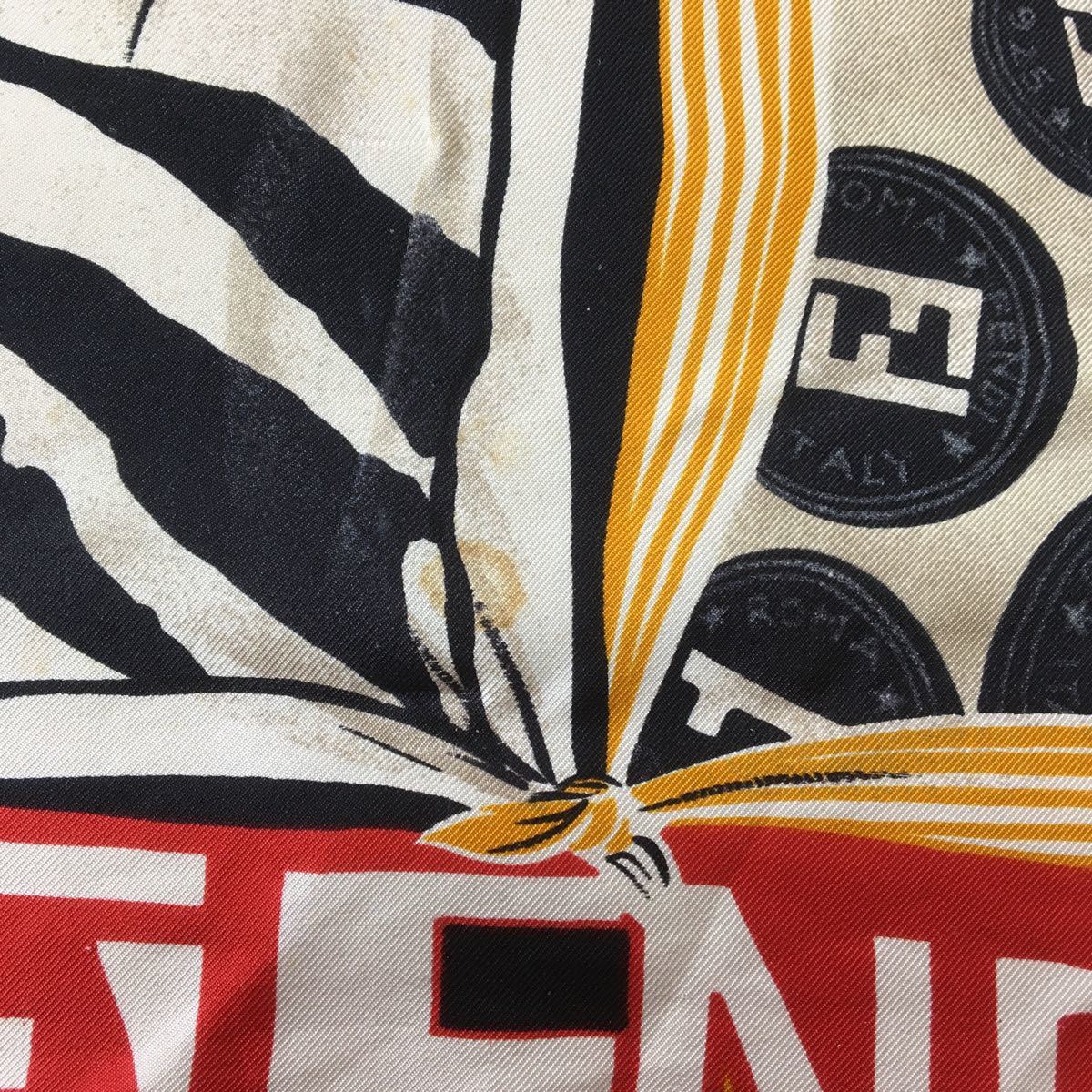 シルク大判スカーフ イタリア製 FENDI フェンディ ロゴ 希少