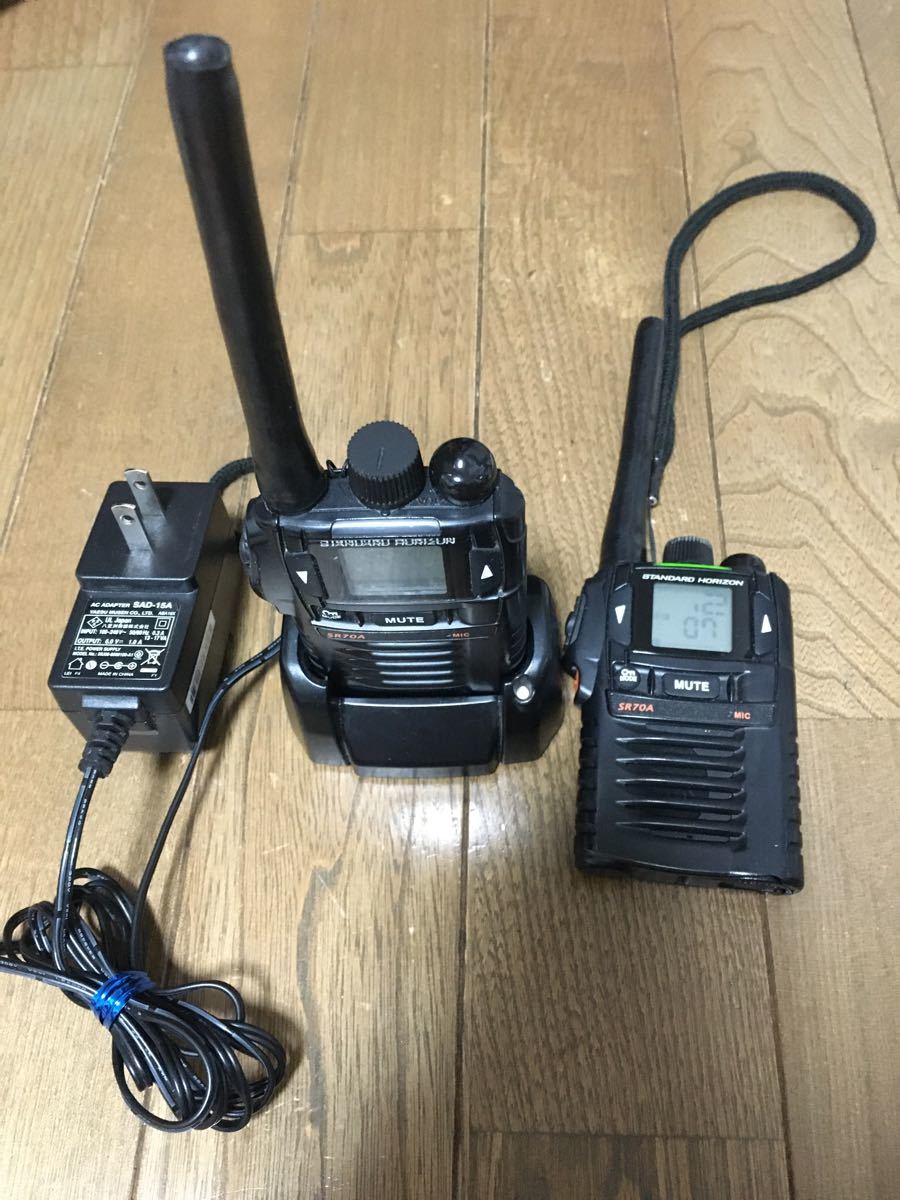SR70A 特小トランシーバー×2台+ニッケル水素電池×2+充電器セット SR70A 特小トランシーバー×2台+ニッケル水素電池×2+充電器セット
