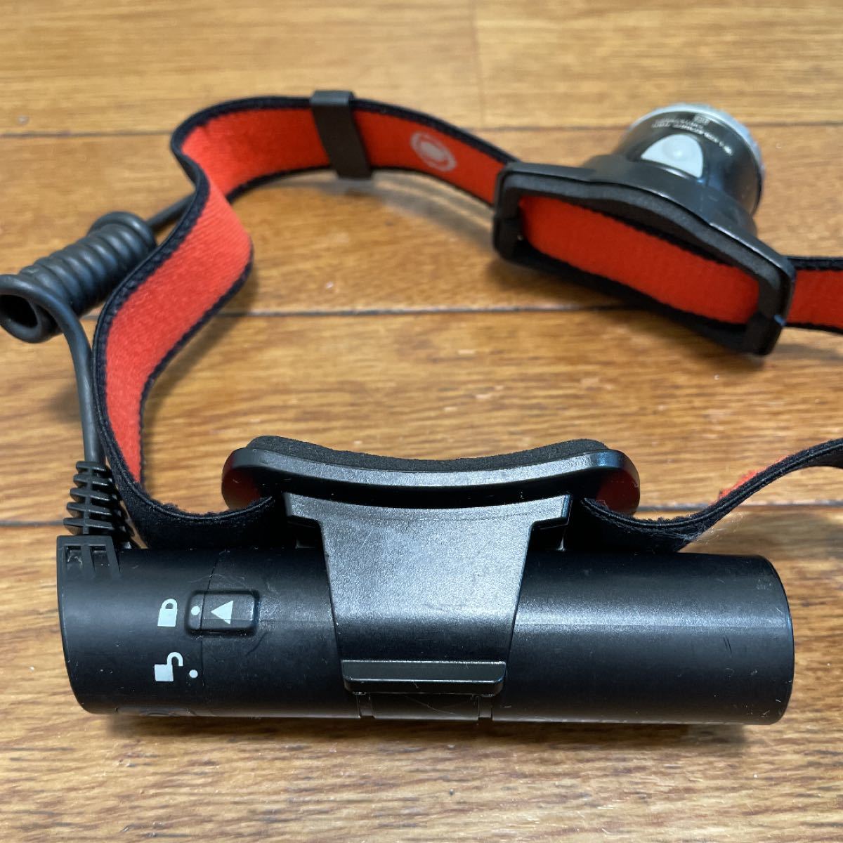 LEDLENSERレッドレンザー充電ヘッドライトH8Rトレイルランニング LEDLENSERレッドレンザー充電ヘッドライトH8Rトレイルランニング