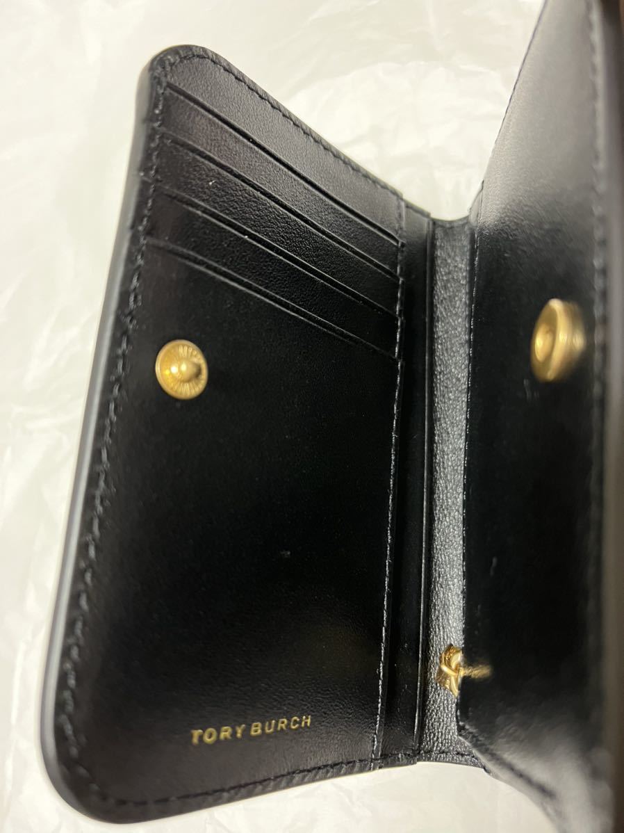 トリーバーチ二つ折り財布/黒 holdmeback.com