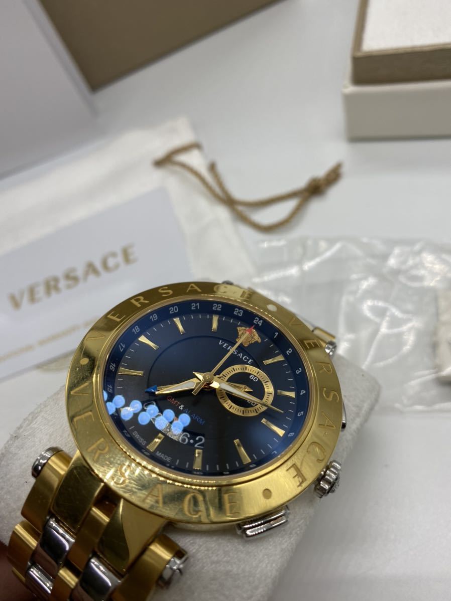日本代理店正規品 ヴェルサーチ 腕時計 GMT Vレース