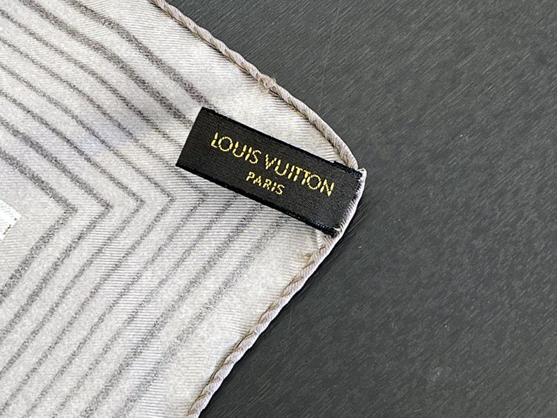 LOUIS VUITTON ルイヴィトン ミニスカーフ ハンカチ トランク柄 パープル シルク100% _画像6