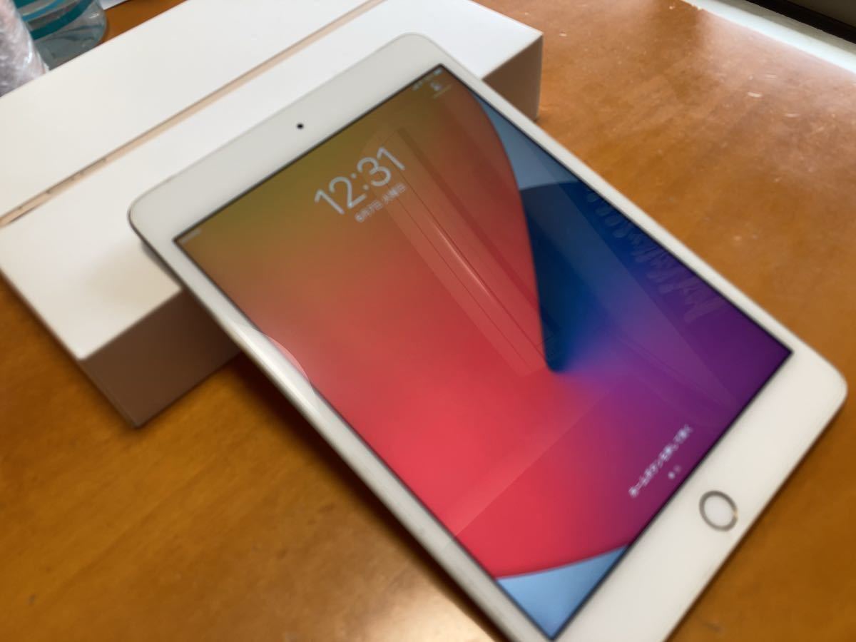 □□ iPad mini4 32GB Wi-Fi+Cellular docomo 解除済み ゴールド