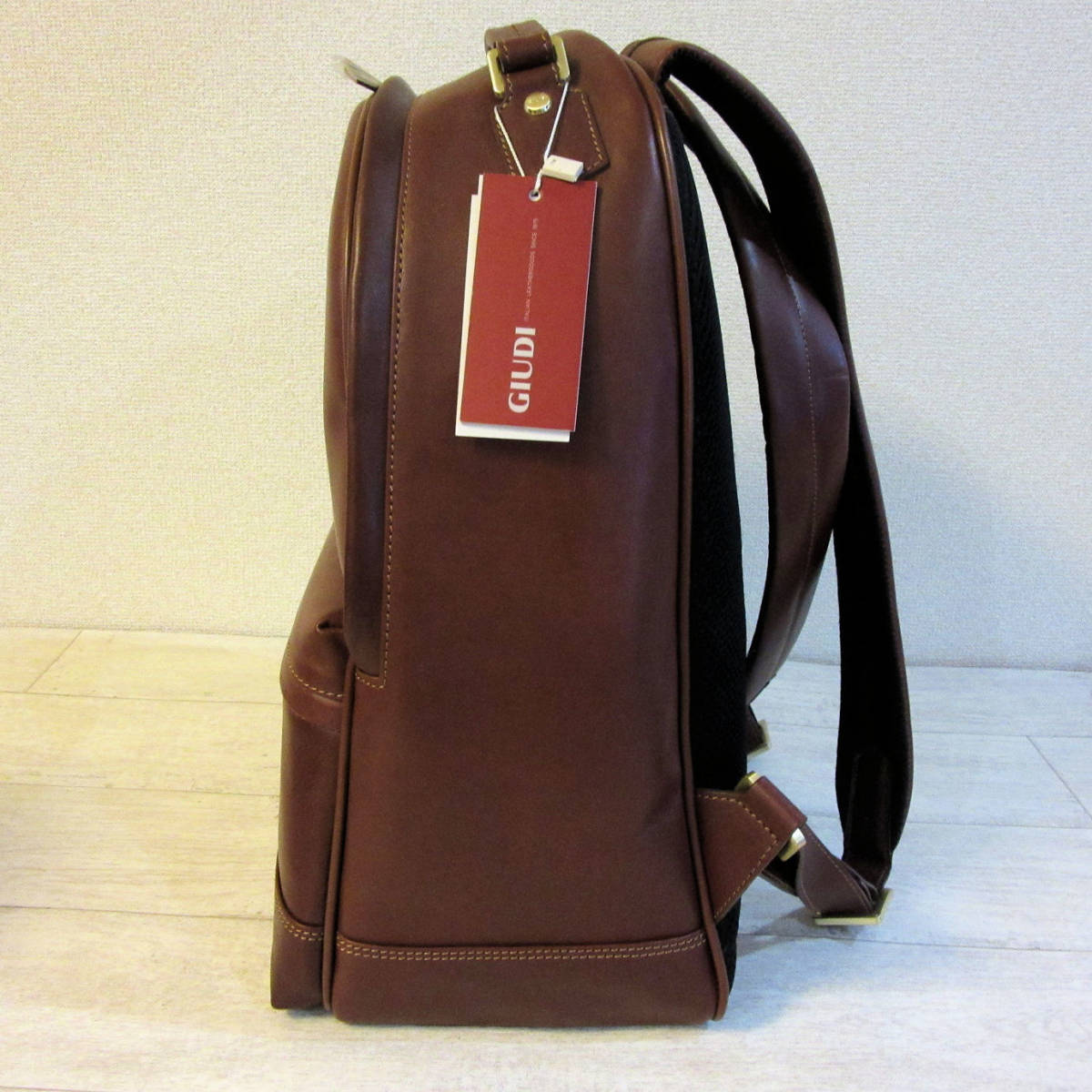 新品 タグ付き GIUDI イタリア製 欧州工房職人による高級バッグ 本革 レザー リュックサック バックパック 鞄 茶色 ブラウン メンズ_画像2