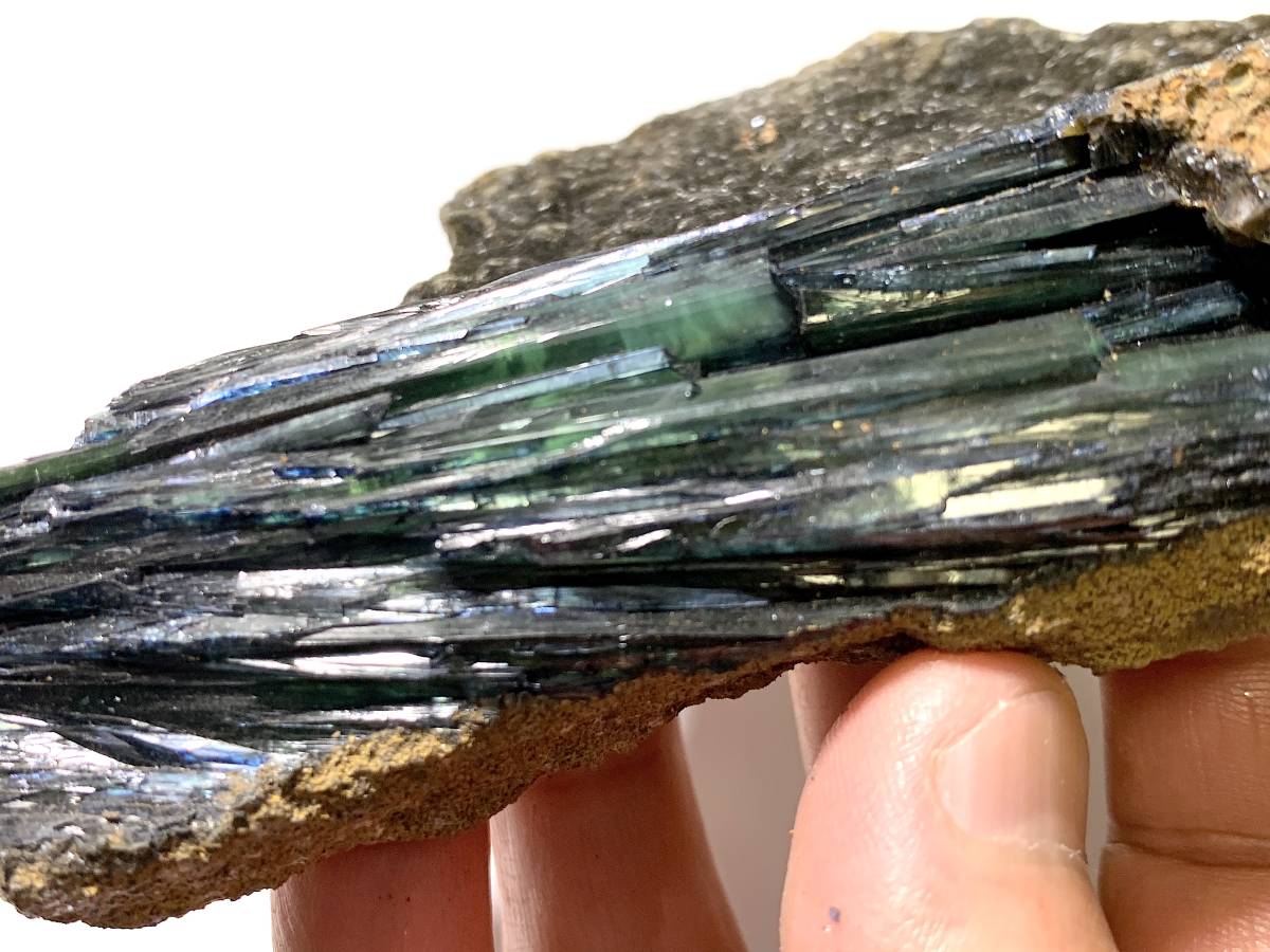 ビビアナイト（藍鉄鉱）2-1・206g（ブラジル産鉱物標本）-