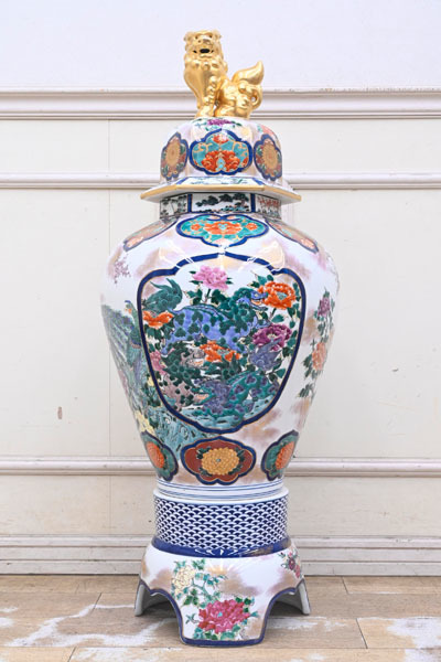 KT29 大型 美品 有田焼 獅子 金ゴールド 色絵色彩 飾り壺 飾壷 沈香壺