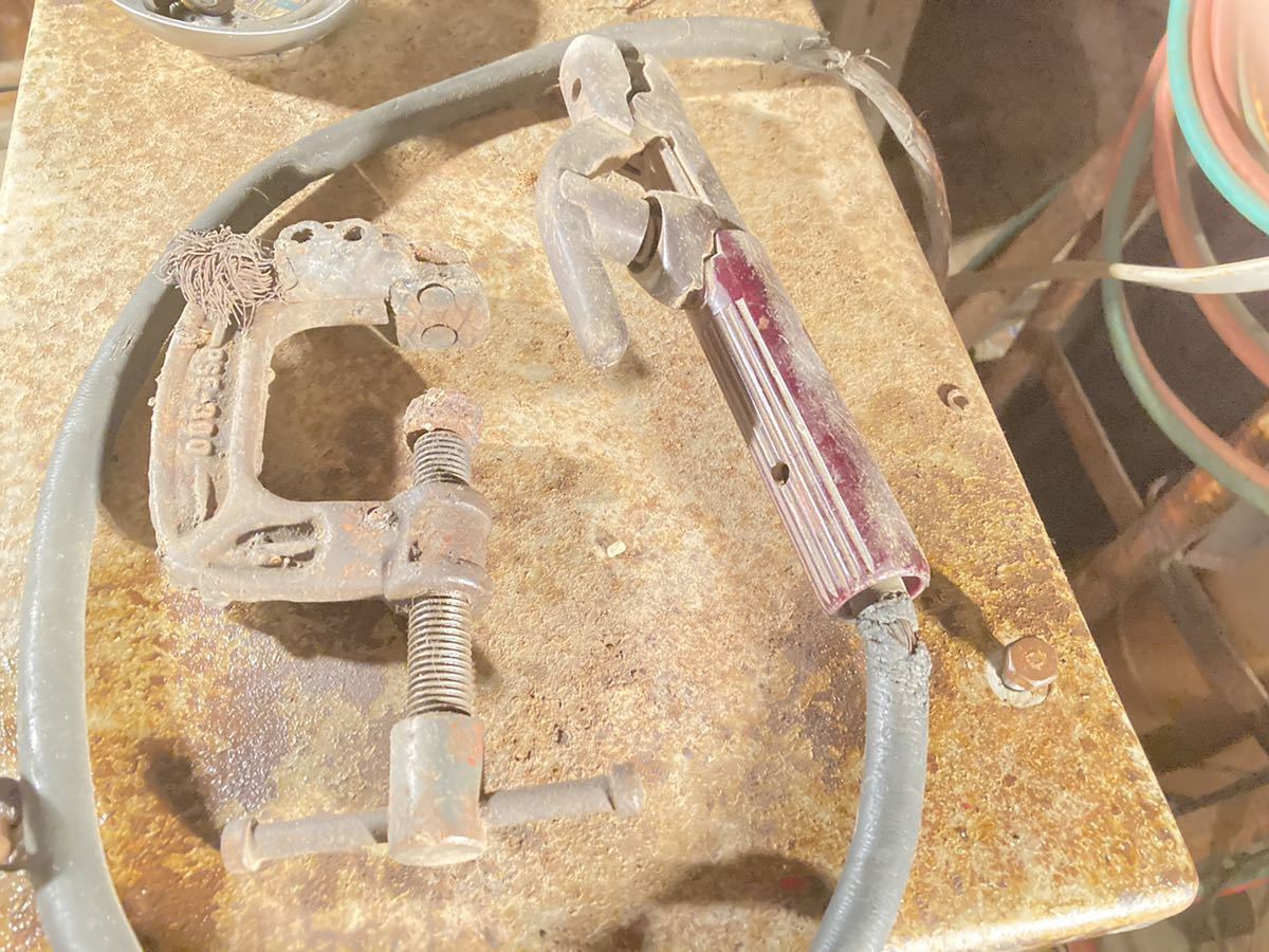 交流アーク溶接機 DAIDEN 200V入力 255W 作動確認 今も作業し 交流アーク溶接機 DAIDEN 200V入力 255W 作動確認 今も作業し