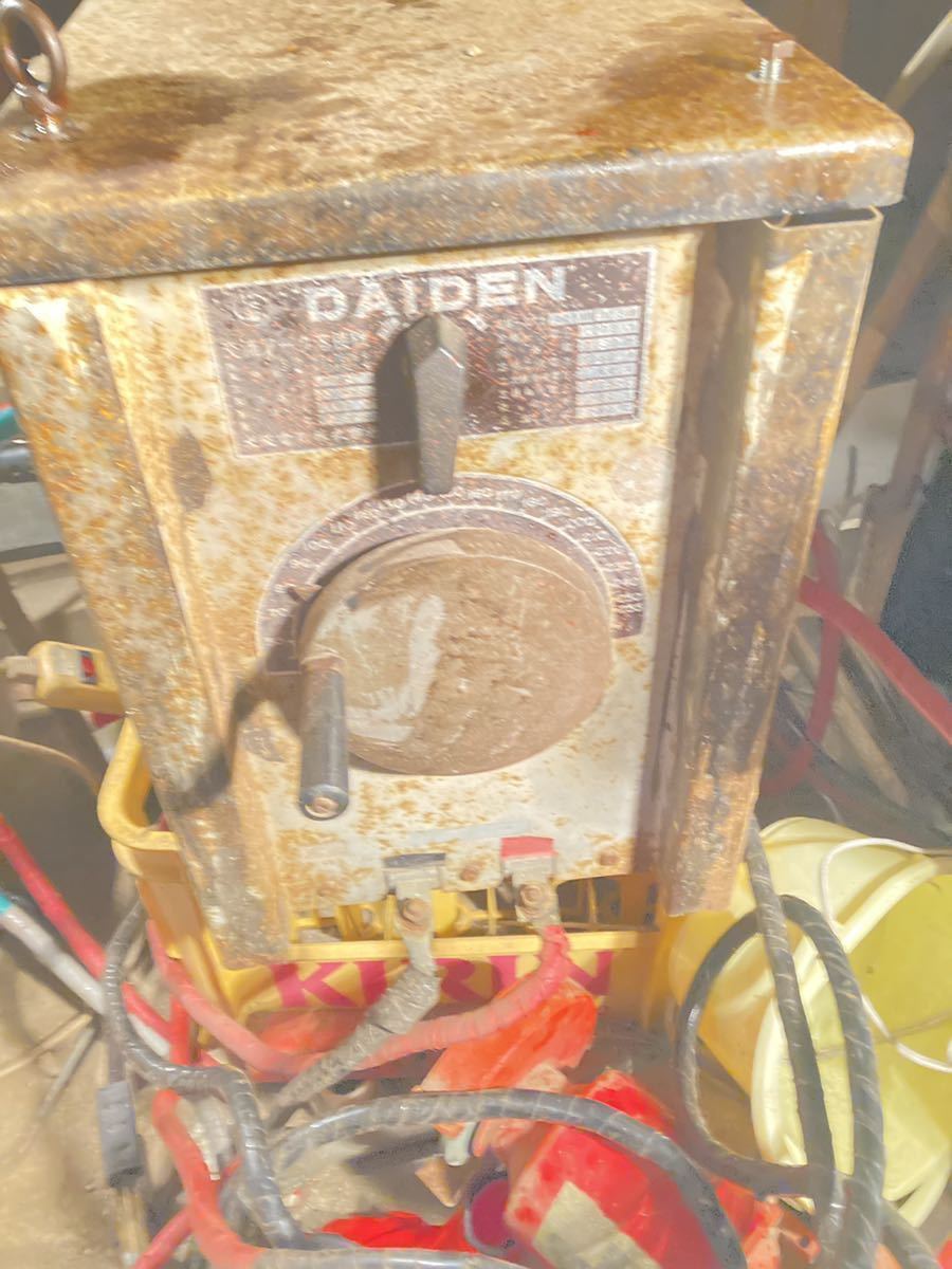 交流アーク溶接機 DAIDEN 200V入力 255W 作動確認 今も作業し 交流アーク溶接機 DAIDEN 200V入力 255W 作動確認 今も作業し