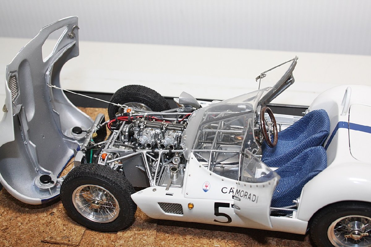 [K5A-46-236-2] CMC MASERATI TIPO 61 BIRDCAGE 1960 マセラティ・ティーポ61 バードケージ1960年 CAMORADI 本体のみ 中古 _画像2