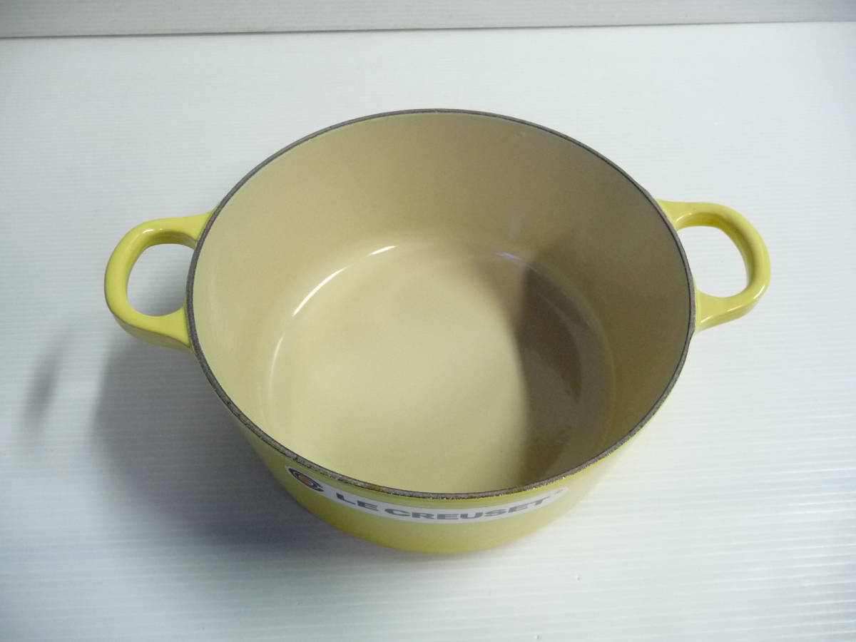 ■未使用　LE CREUSET ル・クルーゼ シグニチャー ココット ロンド 22cm ソレイユイエロー 調理器具 両手鍋■_画像4