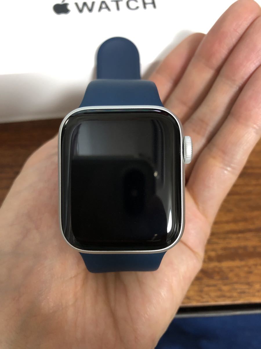 MKNY3J/A Apple Watch SE(GPSモデル) 40mmシルバーアルミニウム