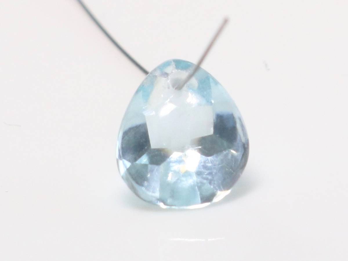 穴あけルース 濃い色合いアクアマリン 1.75ct