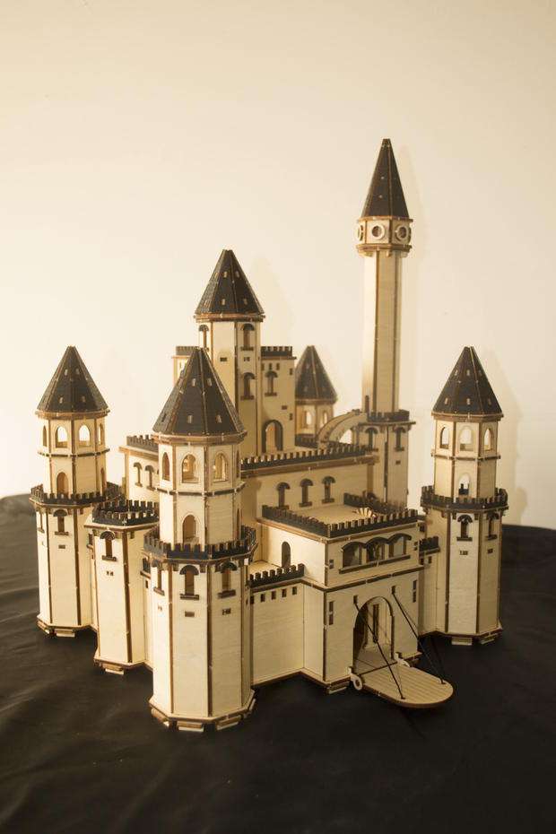 安いNEW ヤフオク! - ヨーロッパの古典的なモデル城を おとぎ話 城黒... 大得価お得