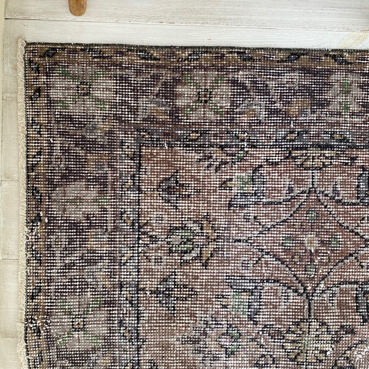 vintage  rug, 175   【1778】