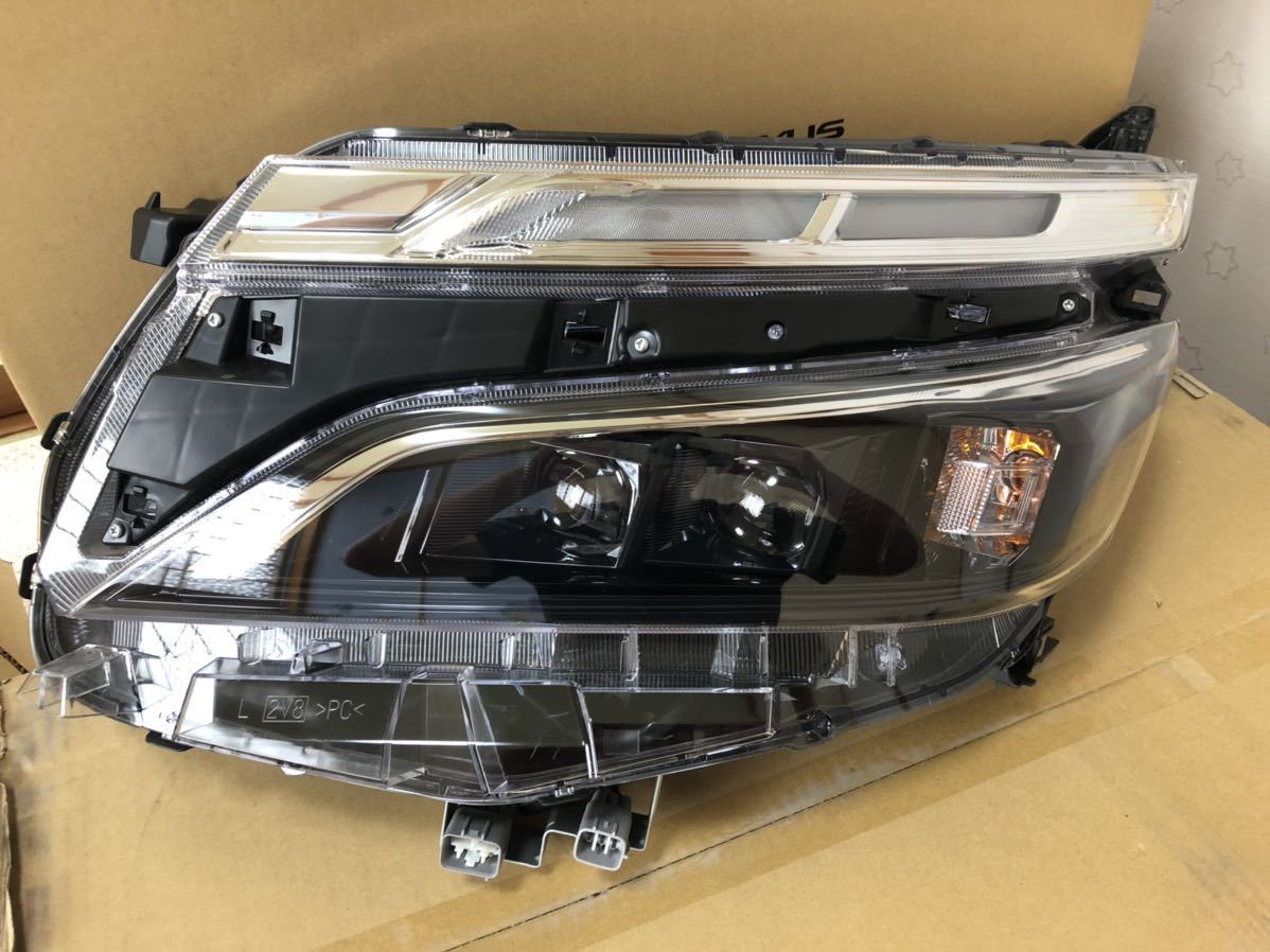 ヴォクシー ZRR80 後期 純正 左 ヘッドライト レンズ LED
