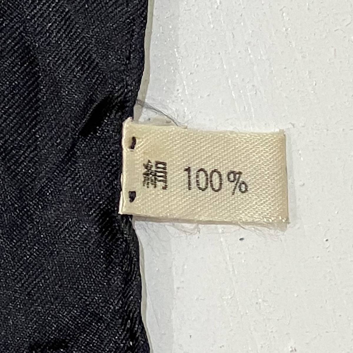 BALENCIAGA】バレンシアガ 100%シルク バラ柄 大判 スカーフ BALENCIAGA】バレンシアガ 100%シルク バラ柄 大判 スカーフ