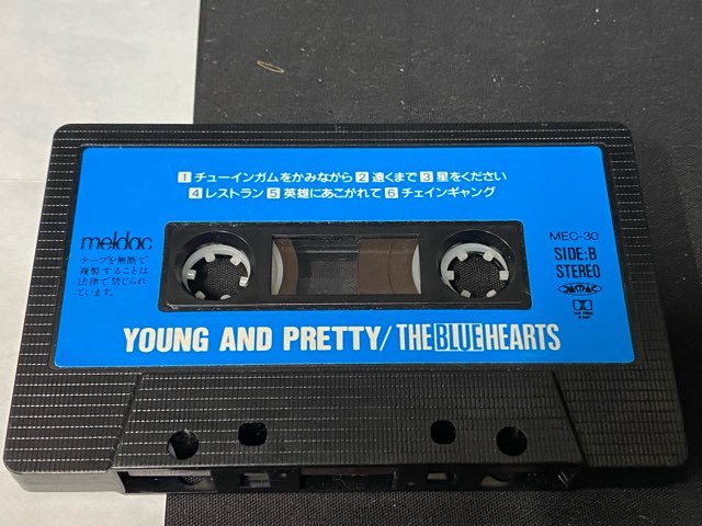 ☆ 中古 激レア ブルーハーツ The Blue Hearts Young and Pretty カセットテープ キスしてほしい 英雄にあこがれて 他 12曲入り_画像7