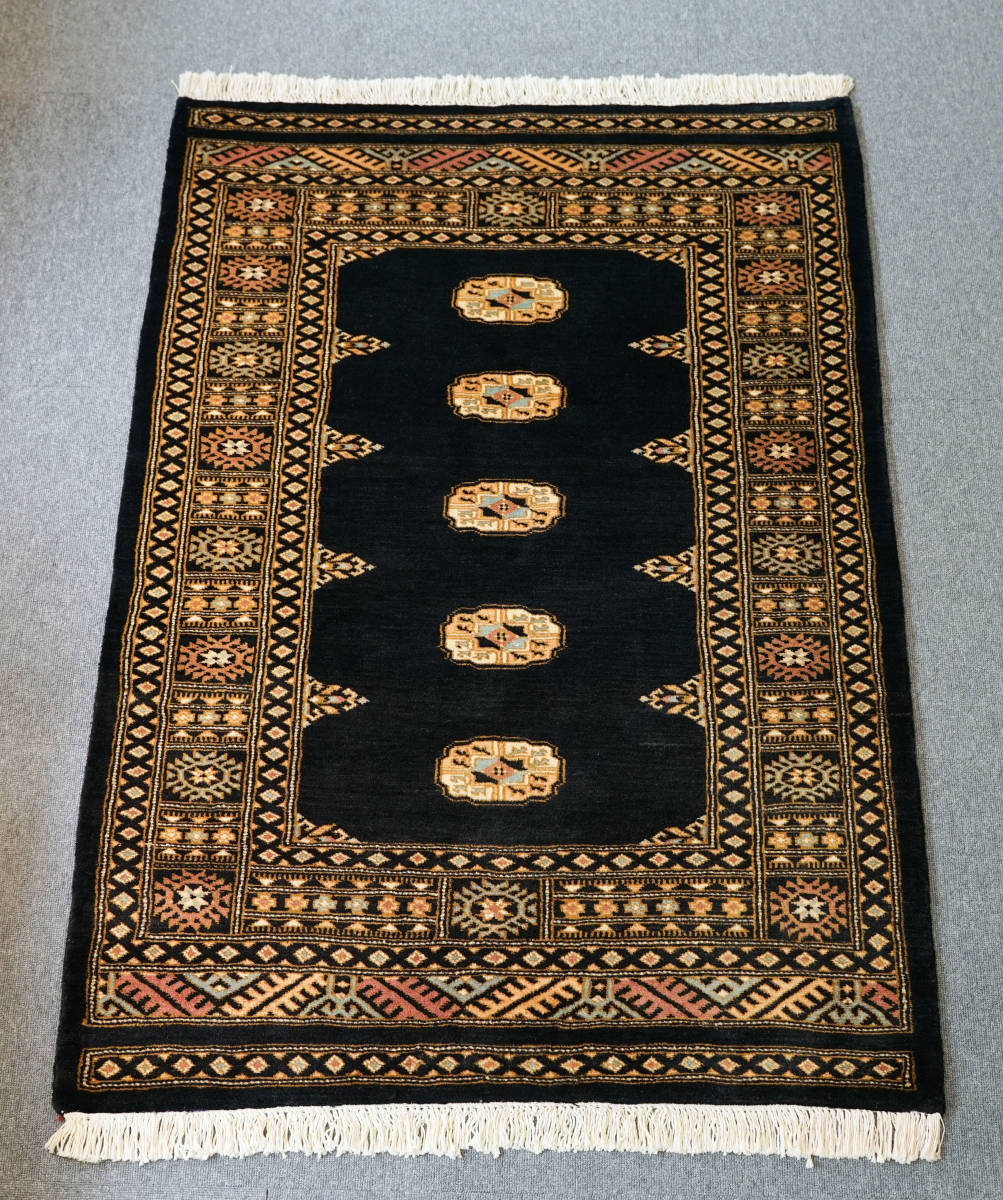 パキスタン手織り絨毯　ウール　アクセントラグ　size:140×96cm