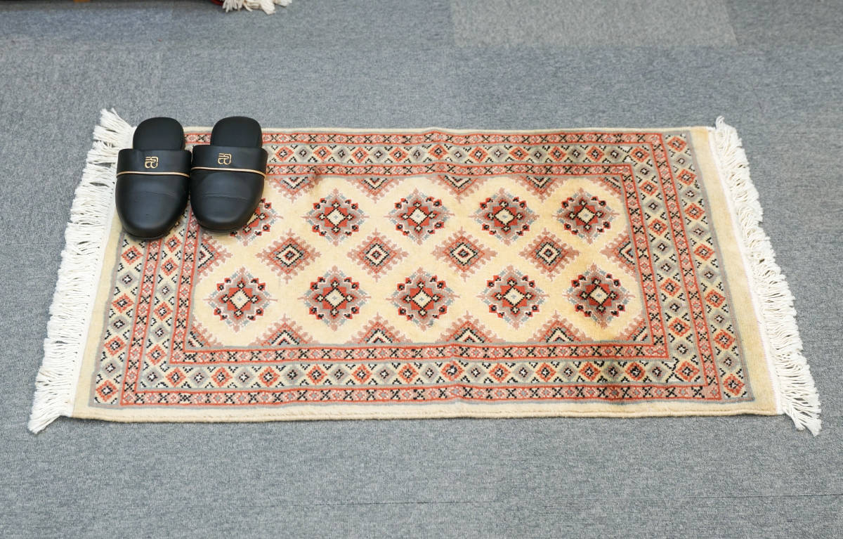 パキスタン 手織り絨毯 玄関マット size:92×62cm - ruizvillandiego.com