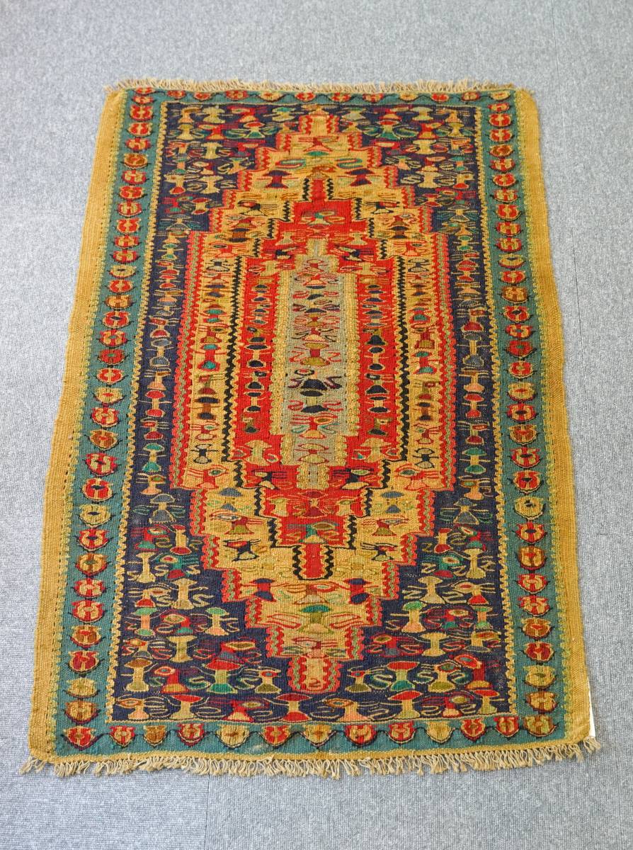 109×71cm【セネ(サナンダジ)手織りキリム】 手織り絨毯 玄関マット 109×71cm【セネ(サナンダジ)手織りキリム】 手織り絨毯 玄関マット