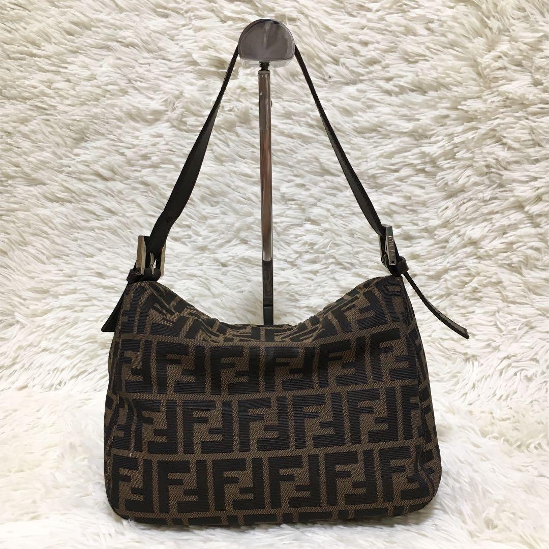 美品FENDI フェンディ マンマバケット ズッカ柄 ショルダーバッグ