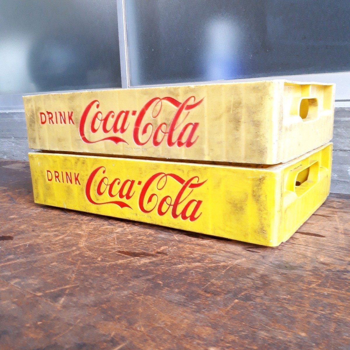 昭和レトロ コカ・コーラ プラスチックケース 2個セット プラケース 瓶ケース 黄×黄 digjunkmarket_16-2552