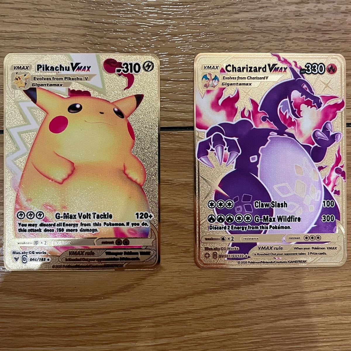 ピカチュウ&リザードン】ポケモンカード20th 金属カード ピカチュウ&リザードン】ポケモンカード20th 金属カード