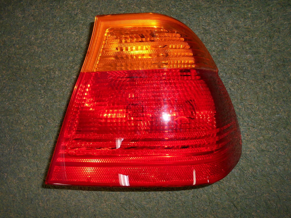 美品　BMW E46 3シリーズ セダン 左右 テールライト レンズ 8364921/8364922　管理1060_画像4