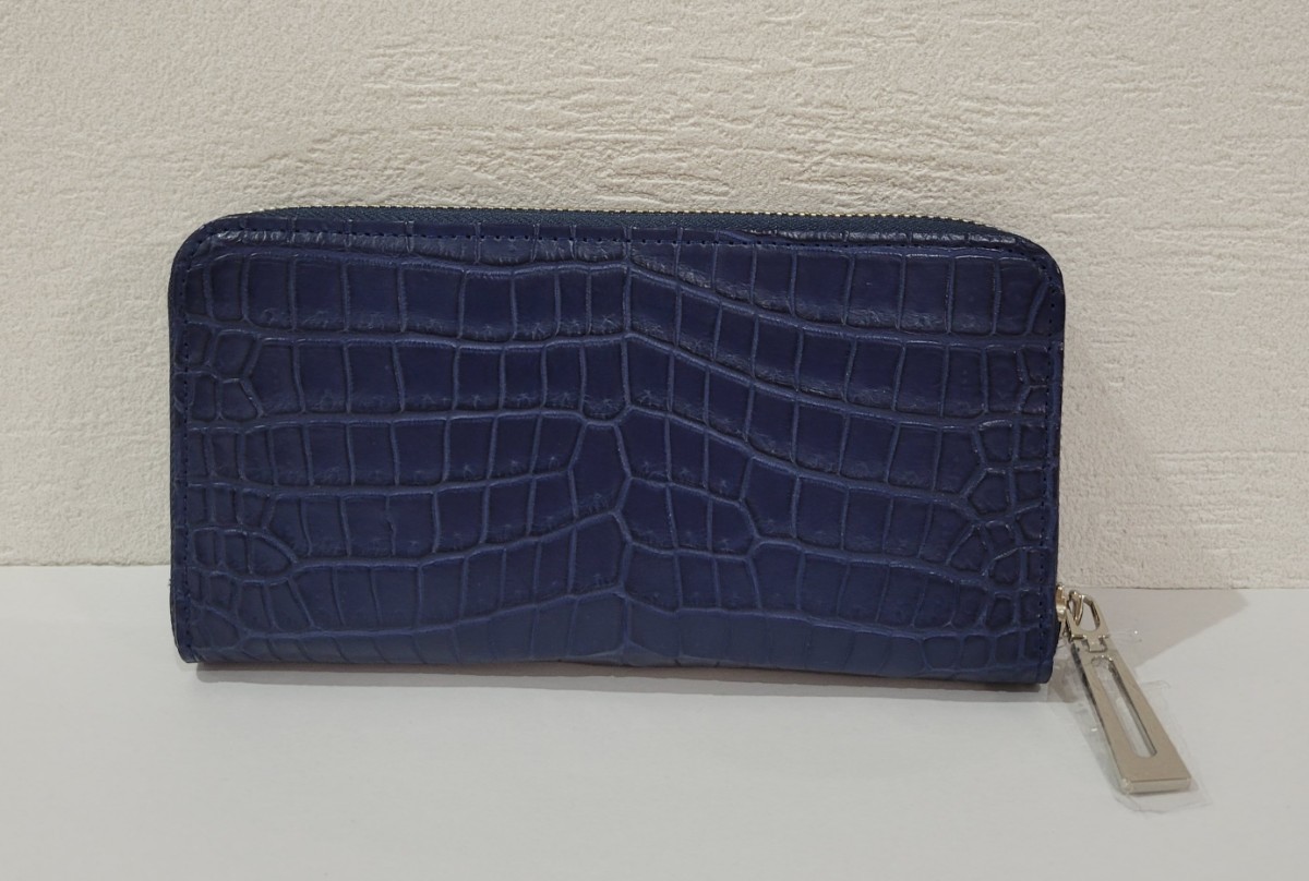 『新品・稀少・JRA』クロコダイル腹部１枚使用ラウンドファスナー付き長財布です。