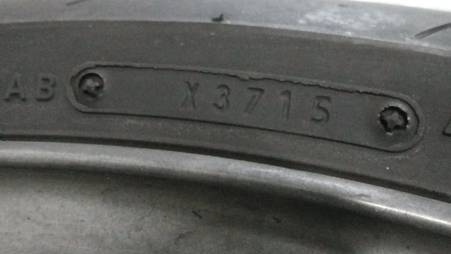 ZZR400　ZX400N-040xxx　の　フロントホイール タイヤ付 *1654043484　中古_画像9