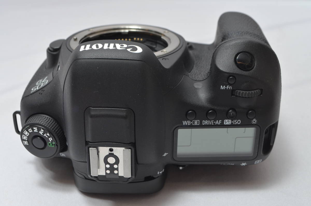 220264☆ほぼ新品☆Canon デジタル一眼レフカメラ EOS 7D Mark II