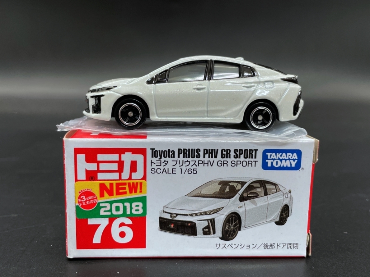 〓トミカ TOMICA〓赤箱 No.76 トヨタプリウス PHV GR SPORT 2018 新車シール付き TOYOTAPRIUS PHV FR SPORT @ミニカー タカラトミー_画像2